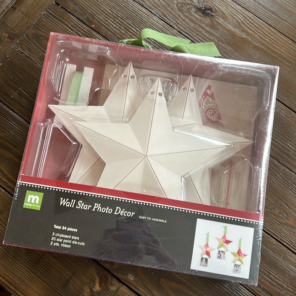 Christmas new in box Making Memories, wall star, photo decor, ornament kit